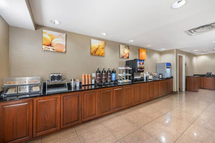 Breakfast area